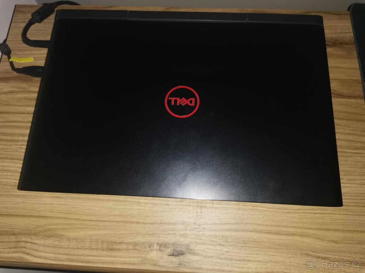Herní notebook Dell Inspiron 15 7000