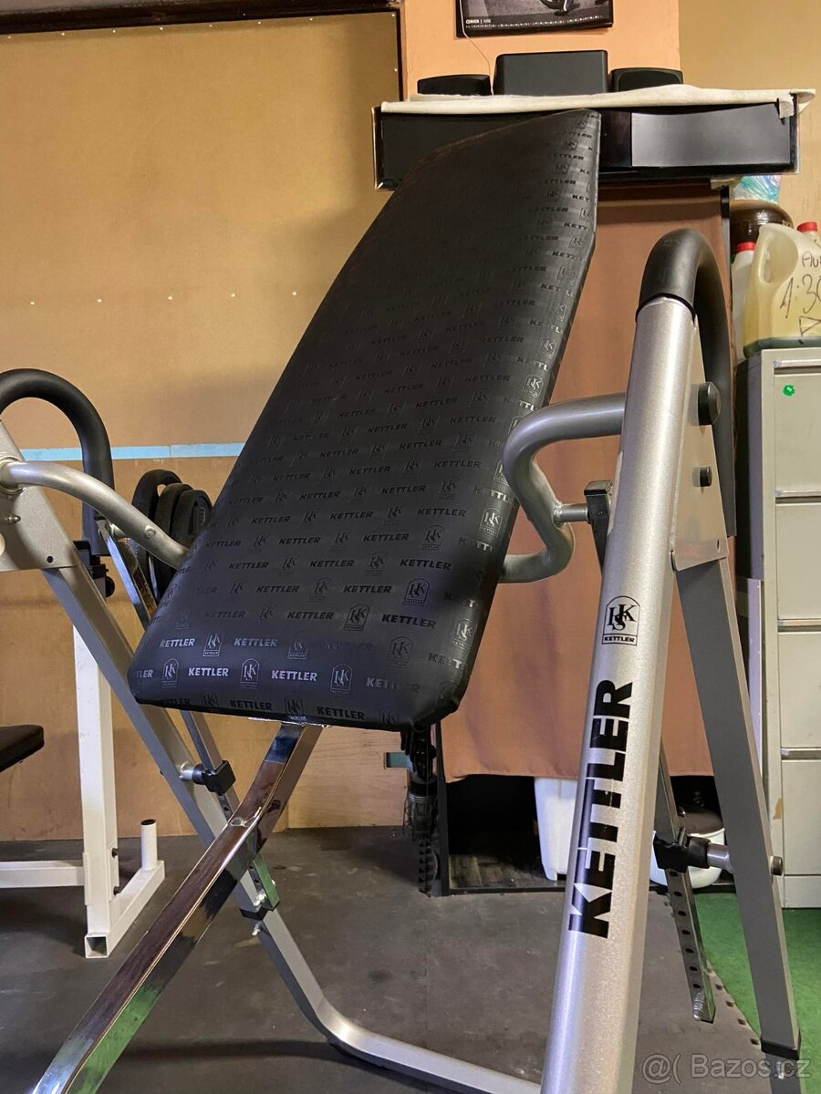 Profi hrazda na vyvěšení za nohy.