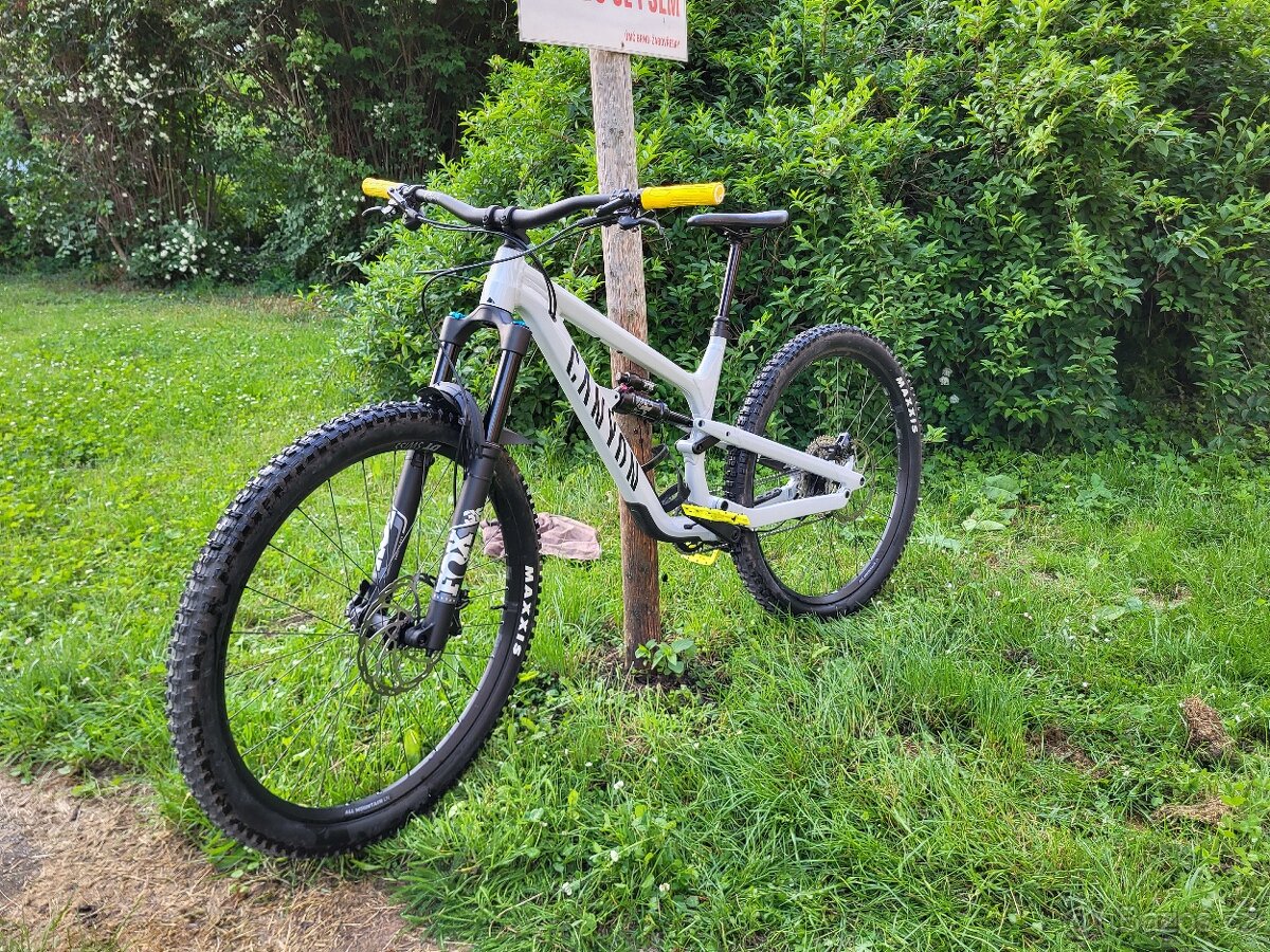 Canyon Spectral 6 2024 vel. M - jako nové, najeto do 250km