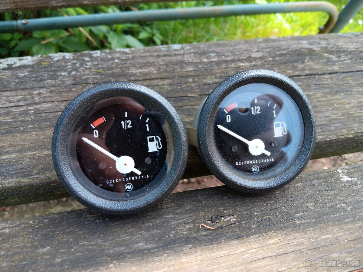 Ukazatel paliva škoda 120.