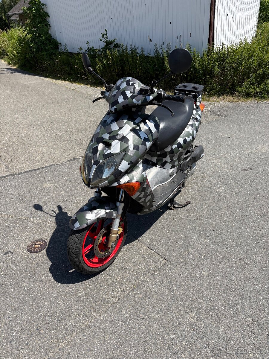 Honda x8r 50ccm 2t