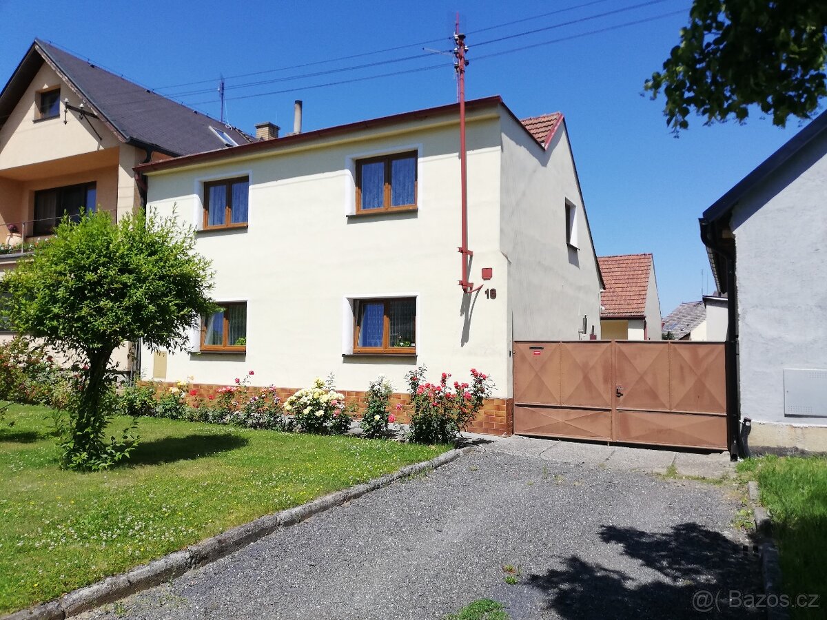 Kolešovice - RD 5+1 s pozemek 592 m2