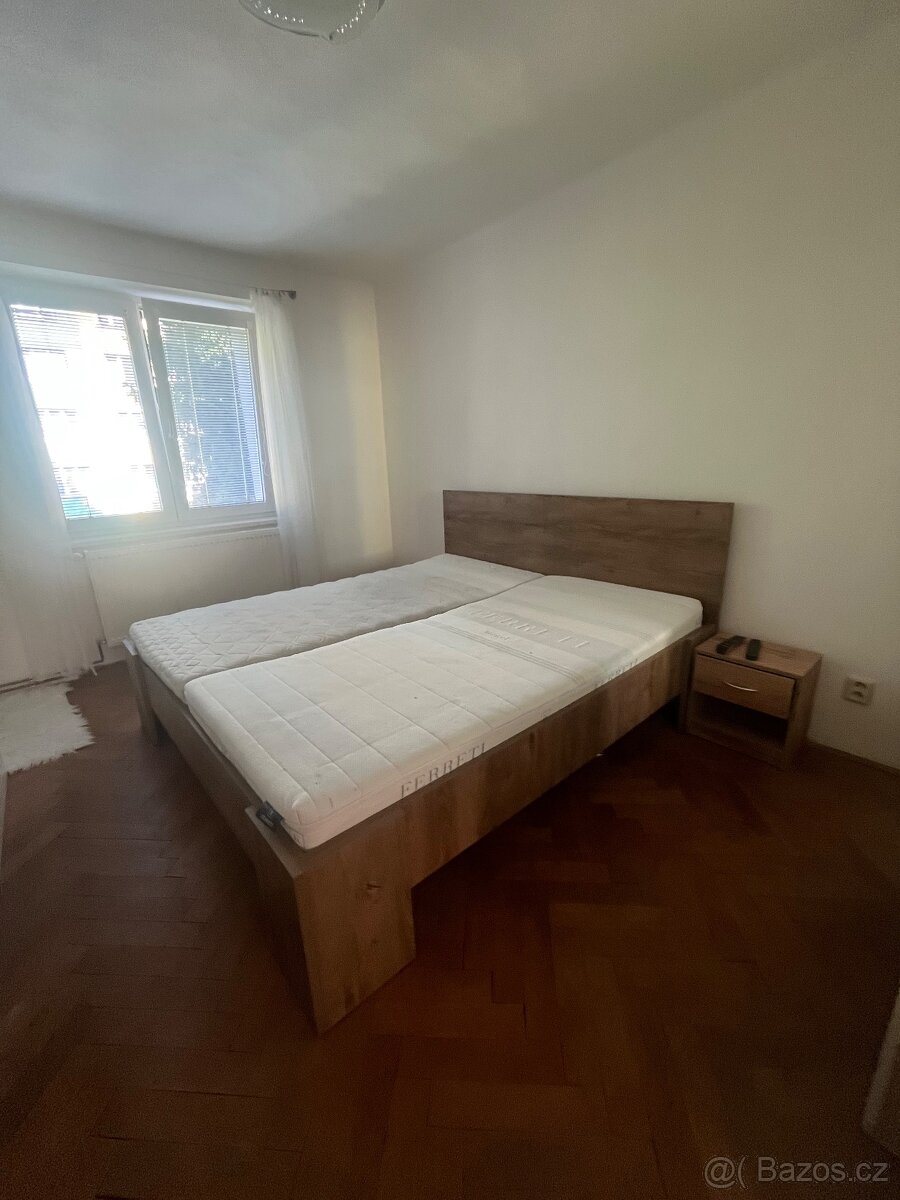 Manželska postel