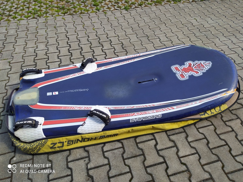 Prodám plovák Starboard včetně flosny