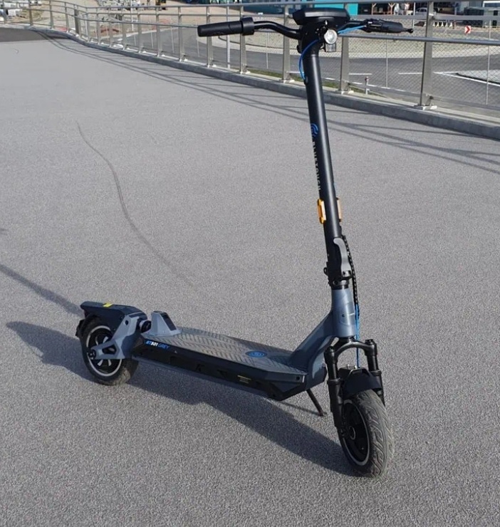 elektrická koloběžka Bluetouch BT501 grey 300km najeto