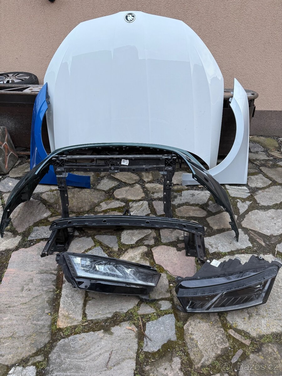 Kapota naraznik svetla skoda octavia 4