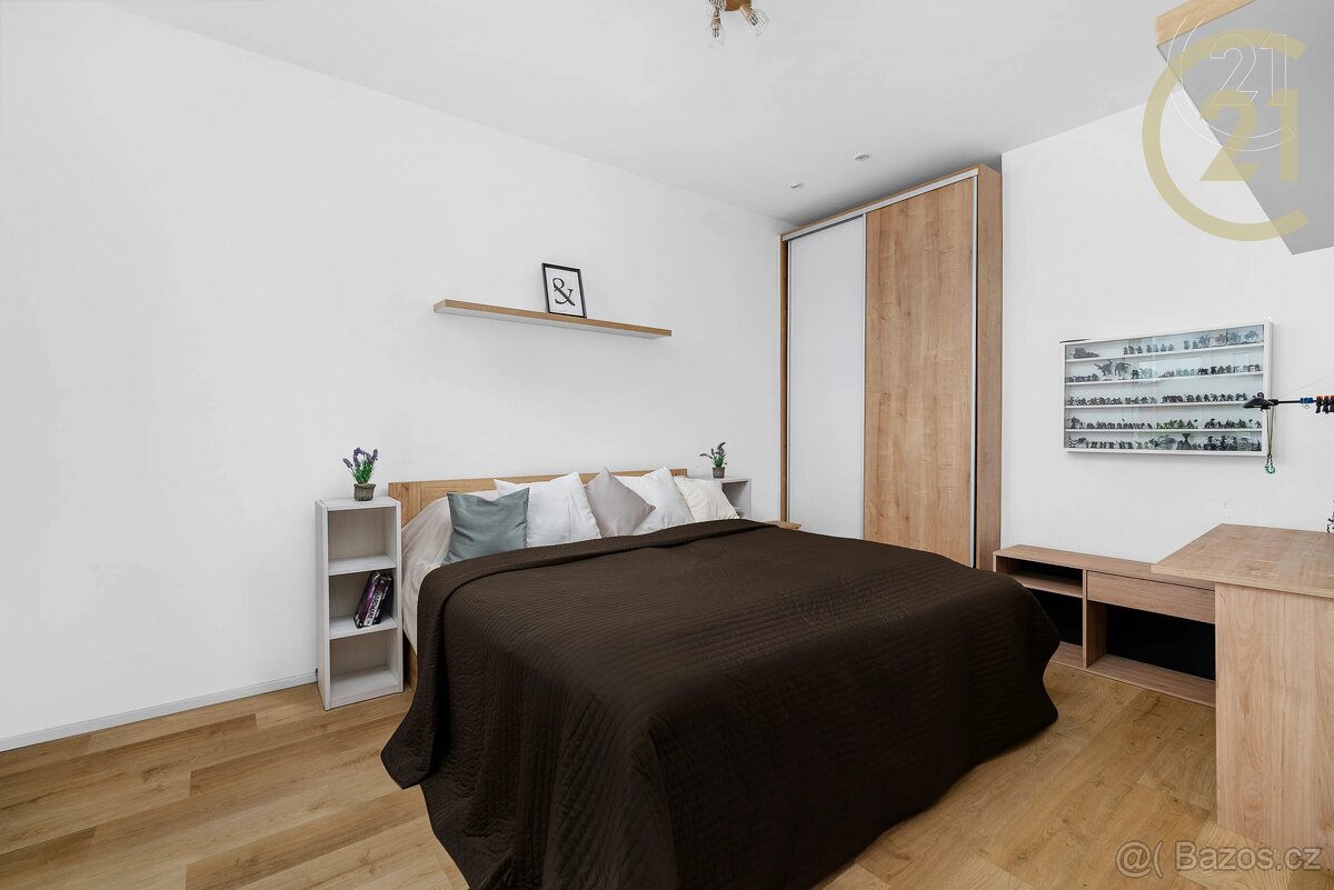 Prodej prostorného bytu 3+kk (94 m²) po rekonstrukci – Pa...
