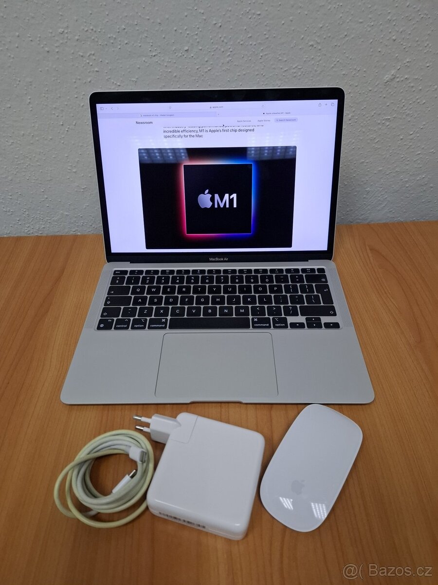 Macbook Air 13 palců M1 chip 8 GB RAM 256 SSD