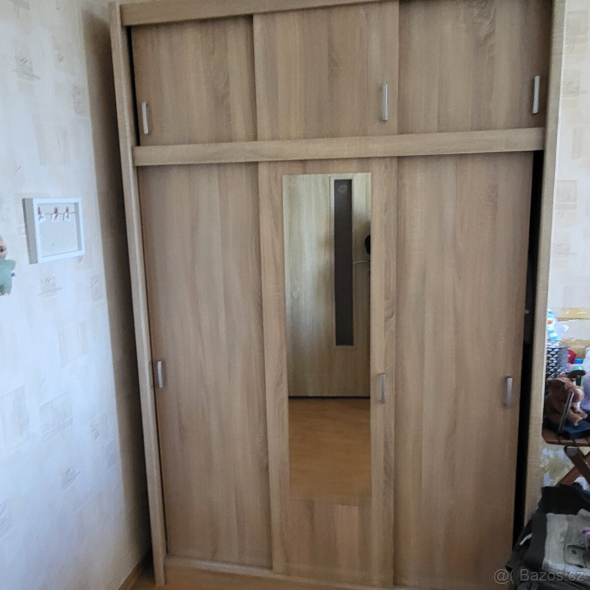 Prodám šatní skříň