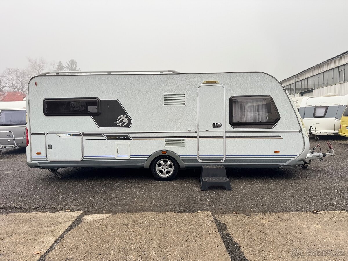 Knaus Royale 580 ~ Extra velká postel