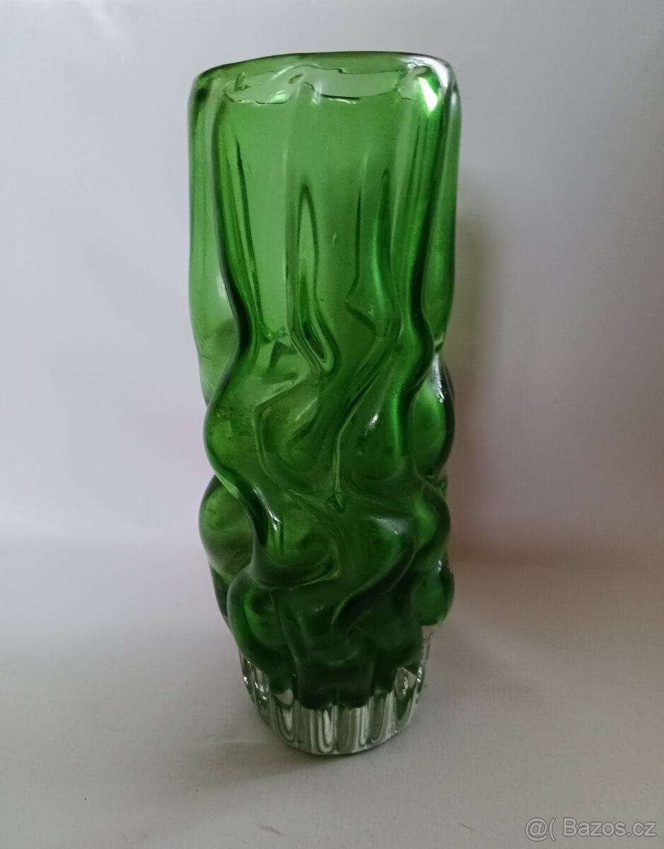 Váza  - Pavel Hlava  - Mozek