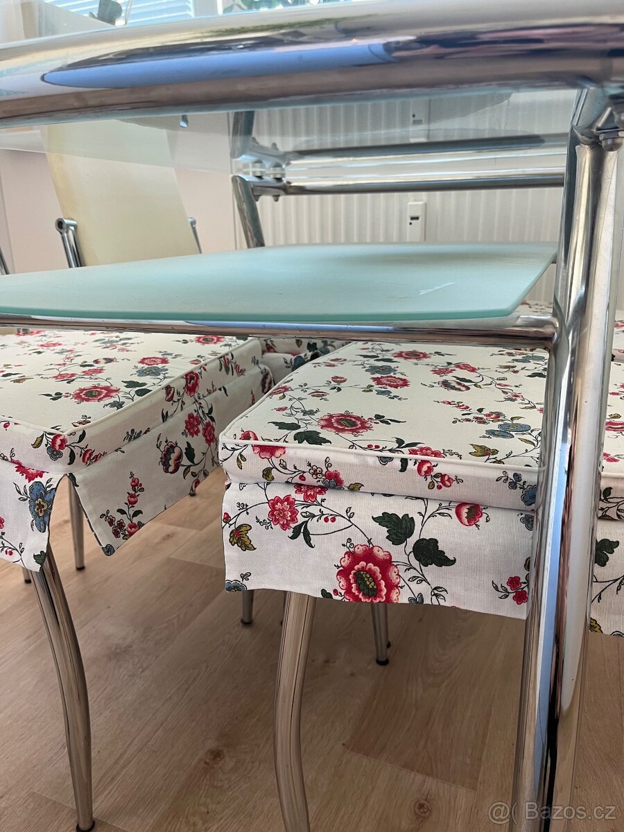 Nadčasový skleněný stůl 300 kč + odvoz nutný