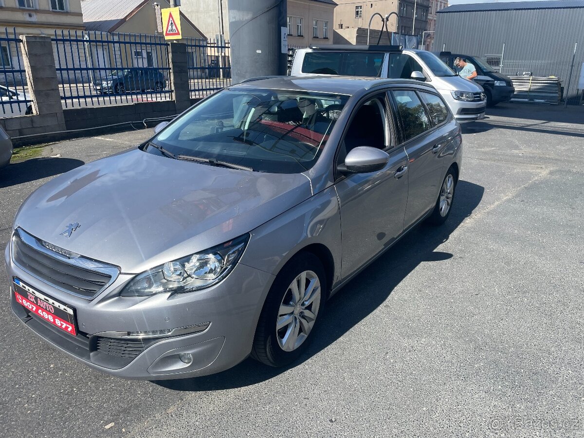 PEUGEOT 308 SW ALLURE 1.2i 96 KW Pure-Tech ČR 2015