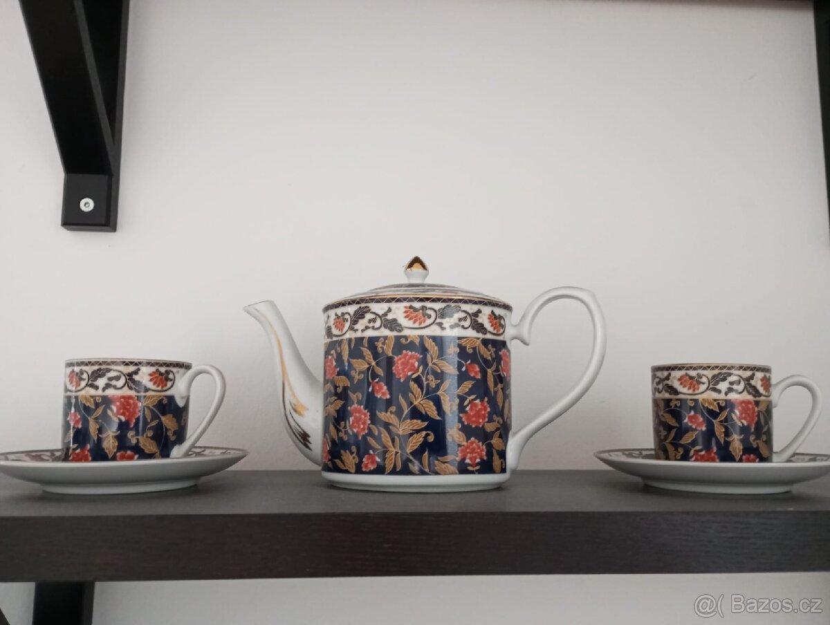 Konvicka a dva hrnky