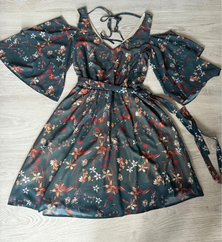 Zelené květované šaty