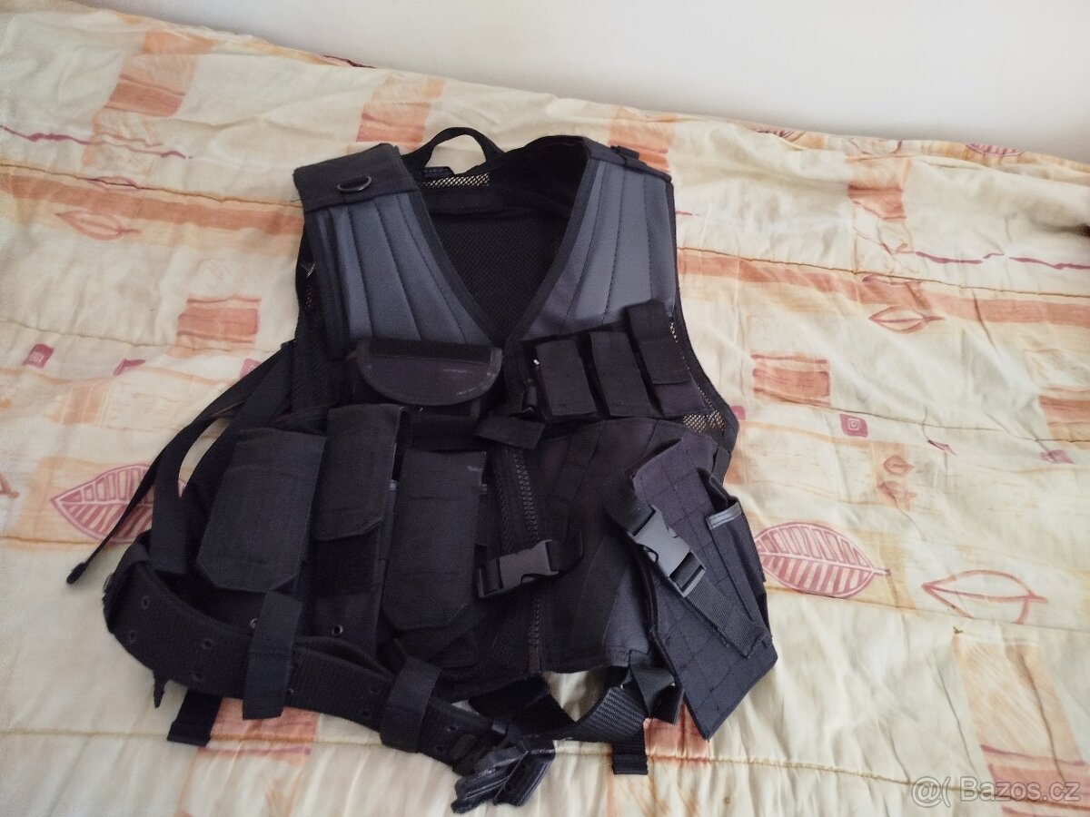 Mil-Tec Vesta + Sumky a Holster