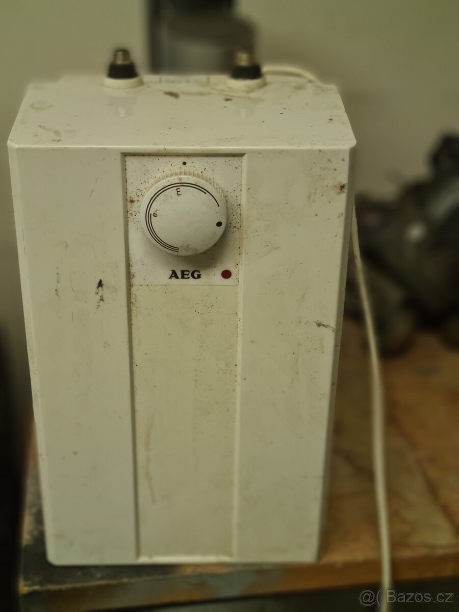 Prutokovej ohrivac vody