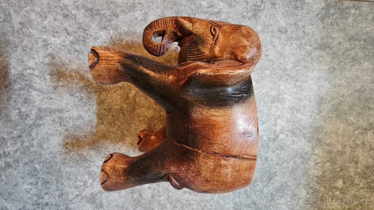 stojan na květiny slon