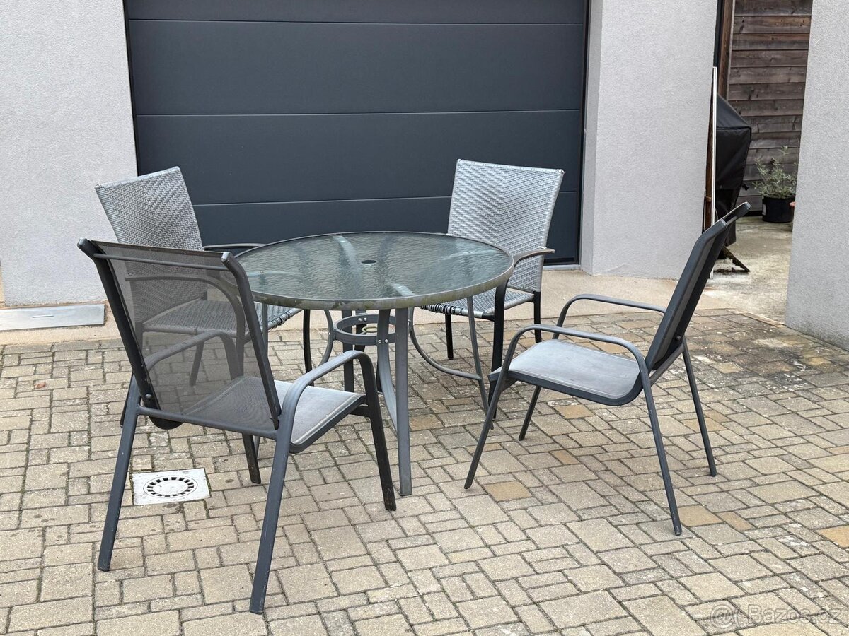 zahradní stul s kresla