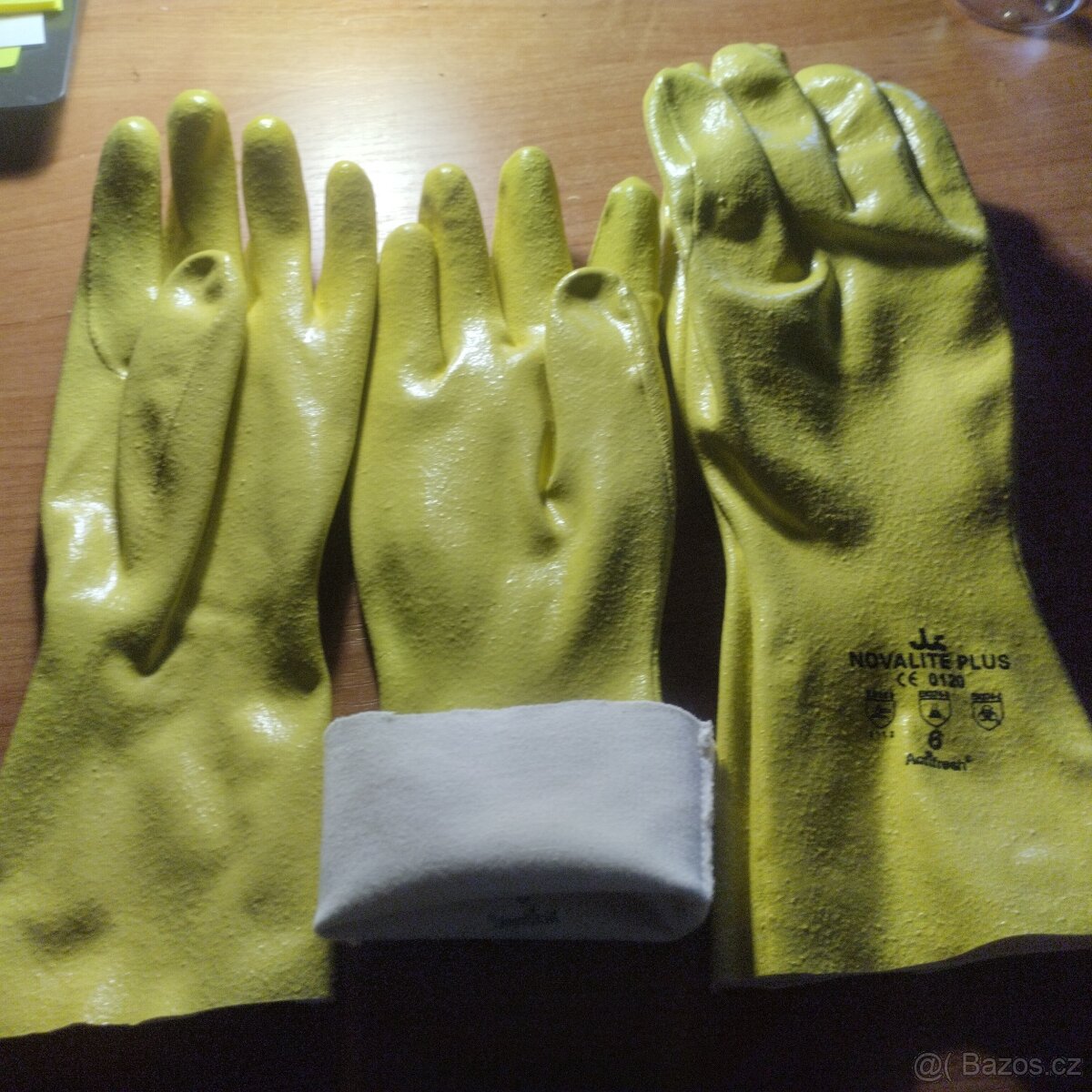nové 8 párů PC rukavic č.6
