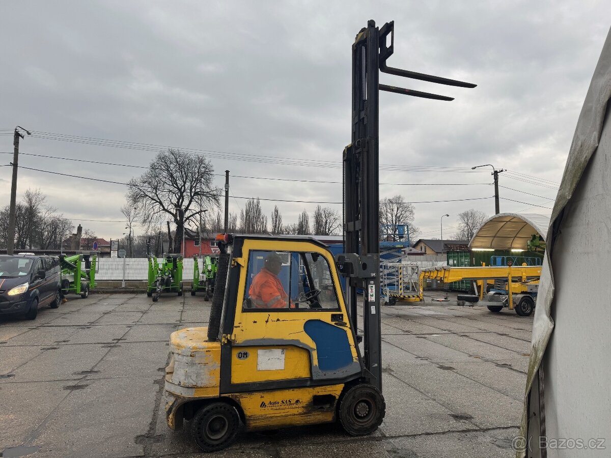 VZV FIAT D25
