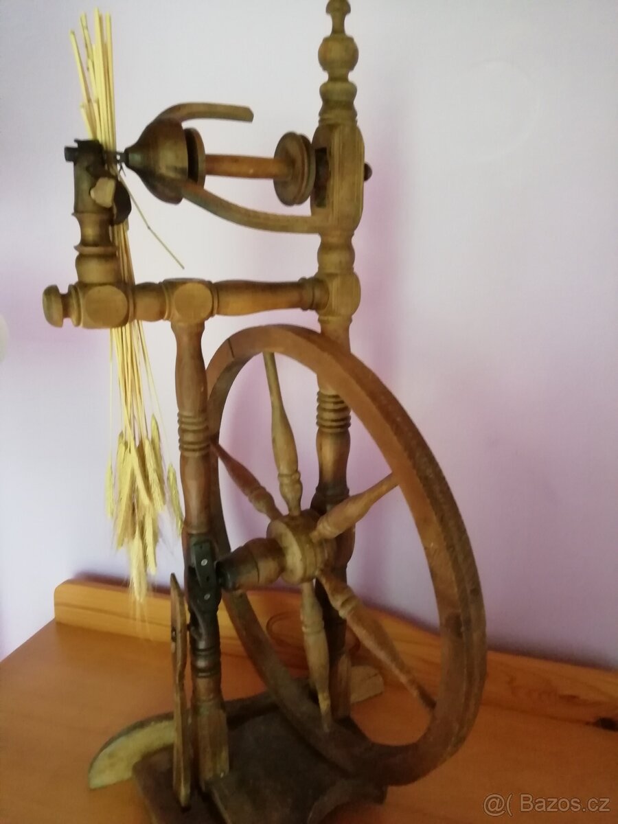 Starožitný Kolovrat s vřetenem