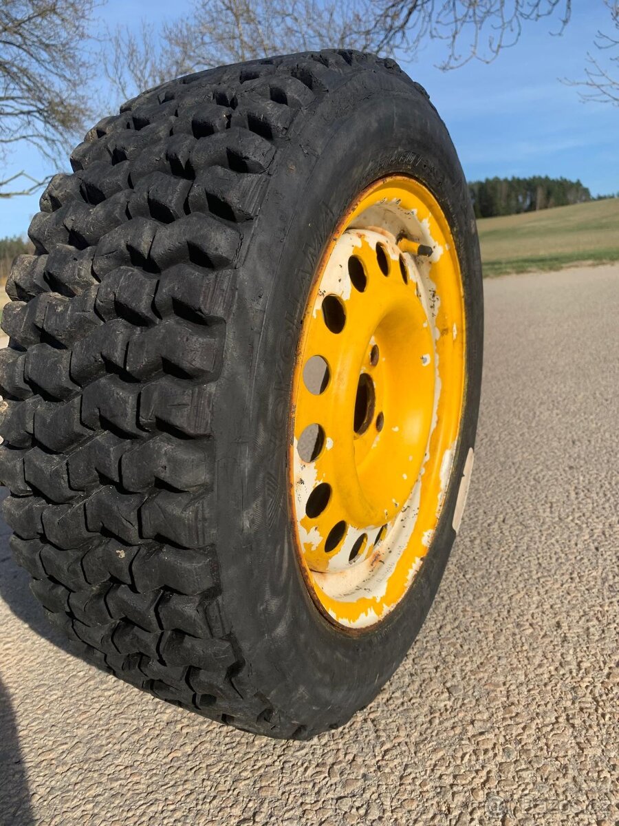 Autokros pneu 2x185/55 R14/2x 155 R15 + plechové disky
