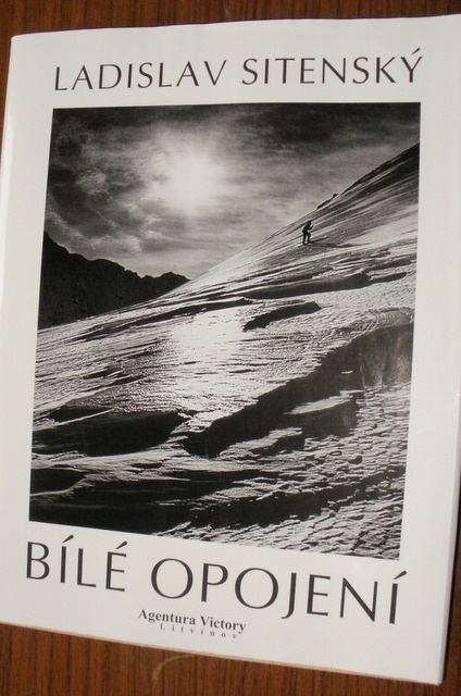 SITENSKÝ-BÍLÉ OPOJENÍ......
