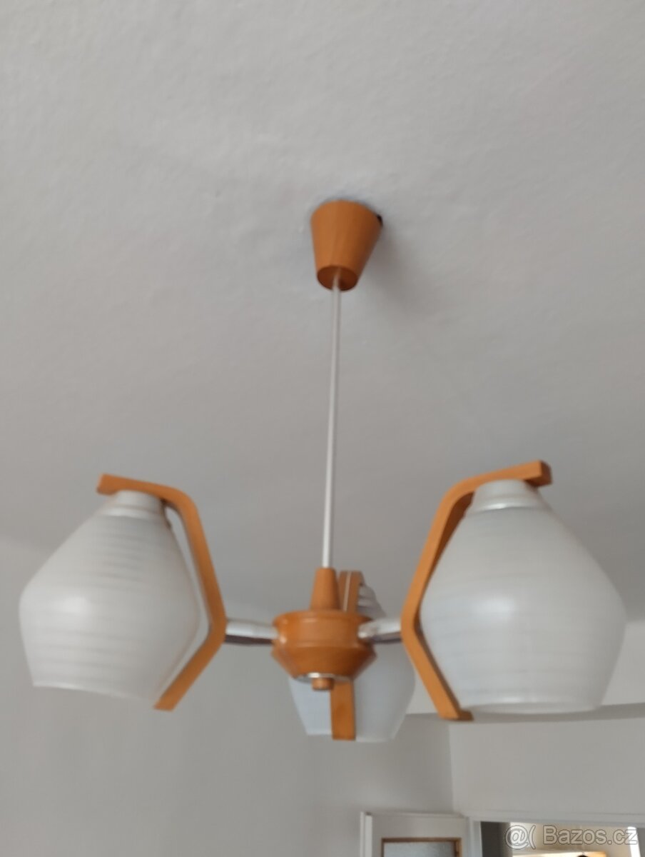 Retro lustr