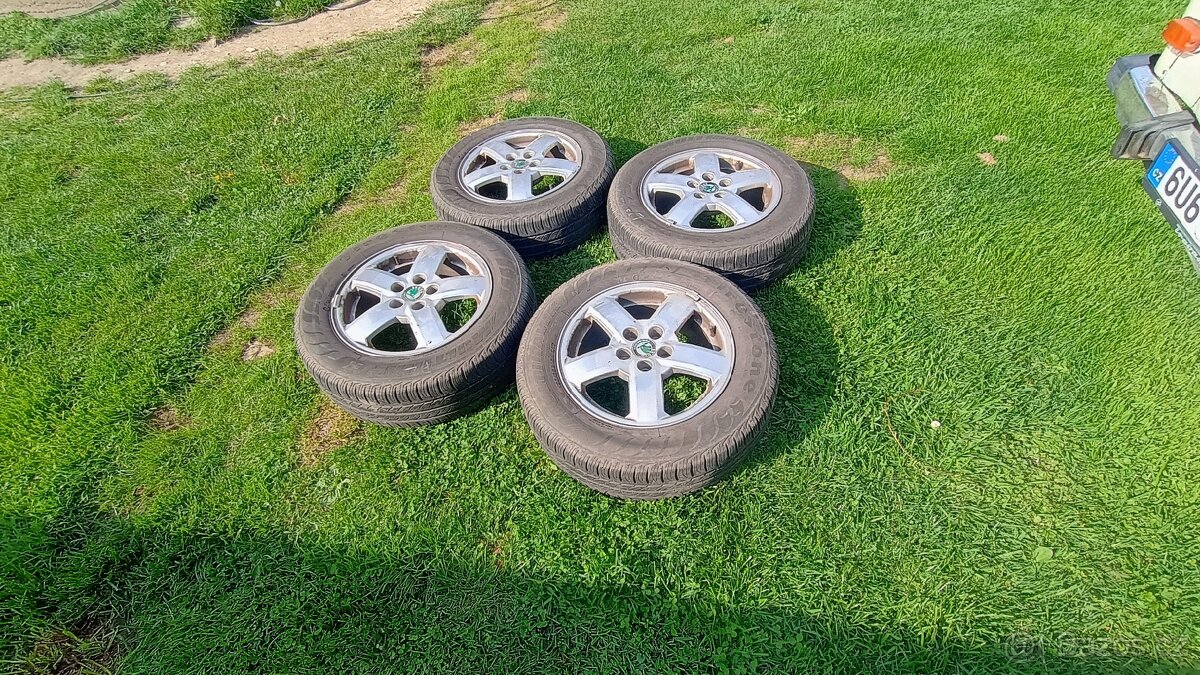 Prodám kola škoda Octavia l.