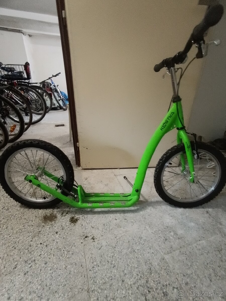 Dětská koloběžka Kostka
