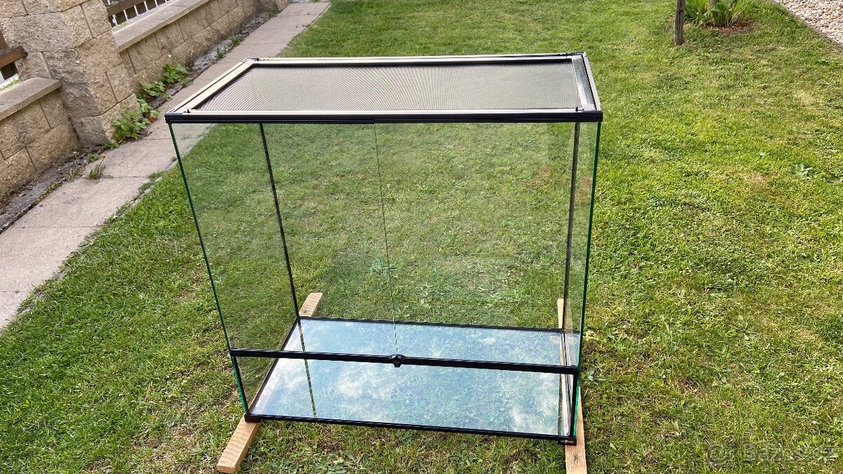 Prodáme terarium Reptiplanet