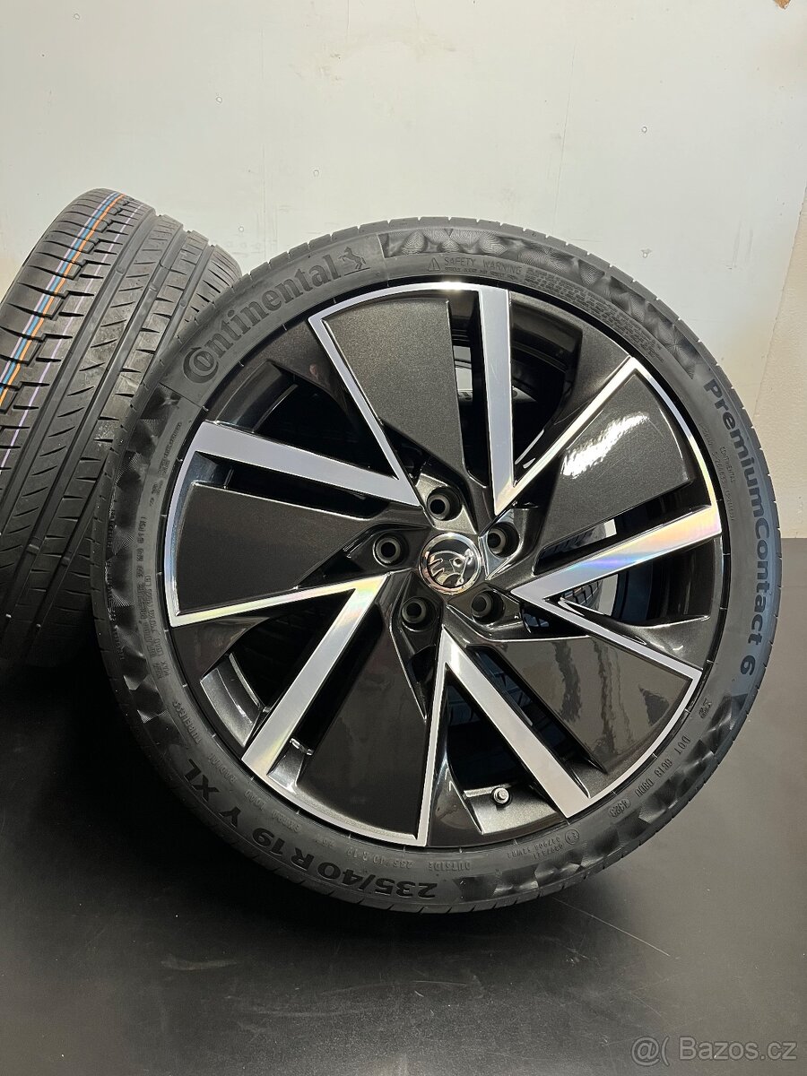 Superb R19 Nová letní sada