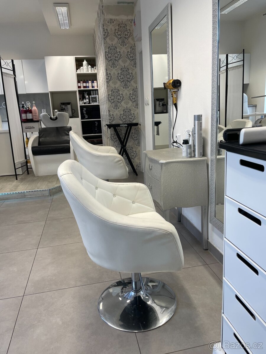 💇♀️ Hledáme šikovnou kadeřnici do salónu - Zlín Malenovice
