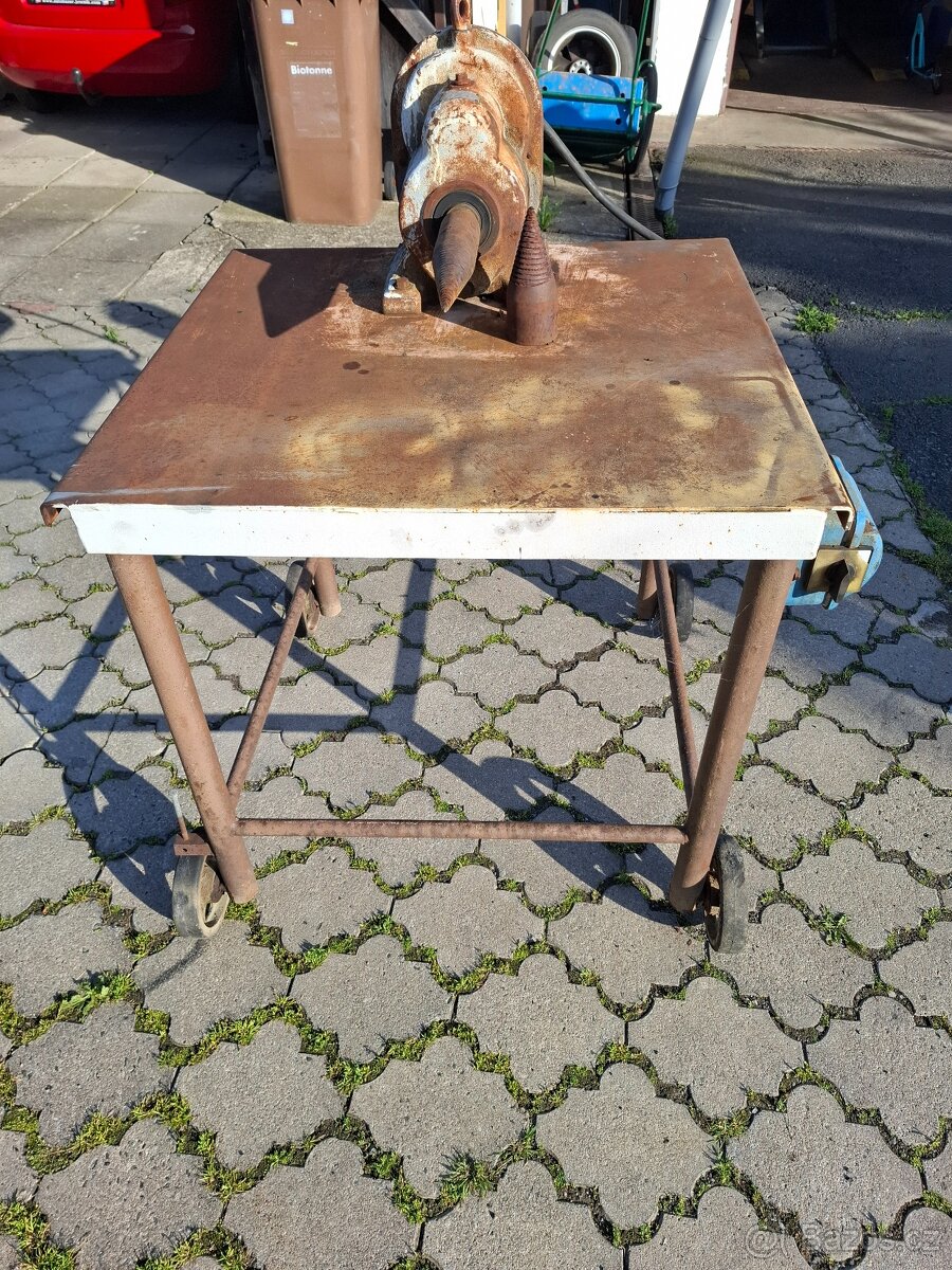 Štípačka na dřevo