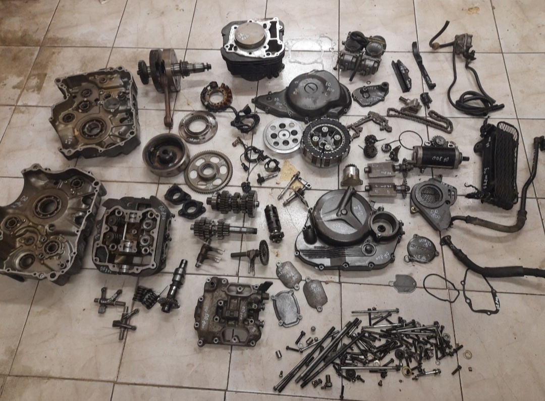 Suzuki DR 800 díly motoru dr800 BIG