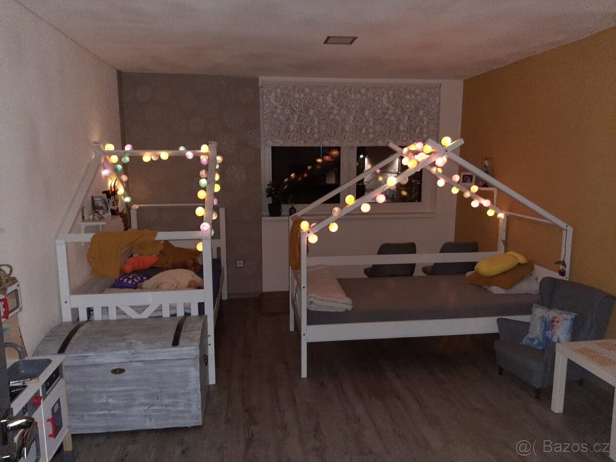 Dětská postel, domeček