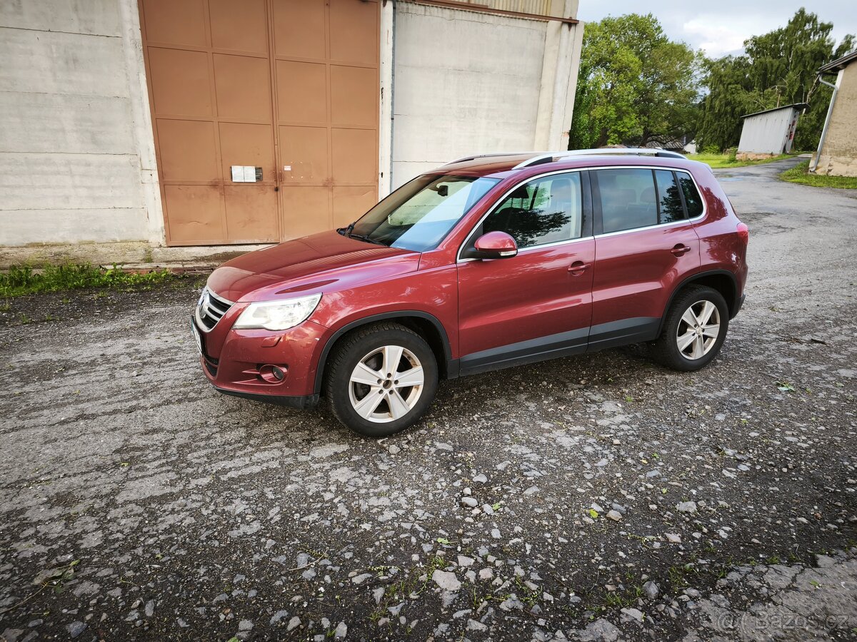 Prodám Volkswagen Tiguan 44 2.0 tdi tažné zařízení.