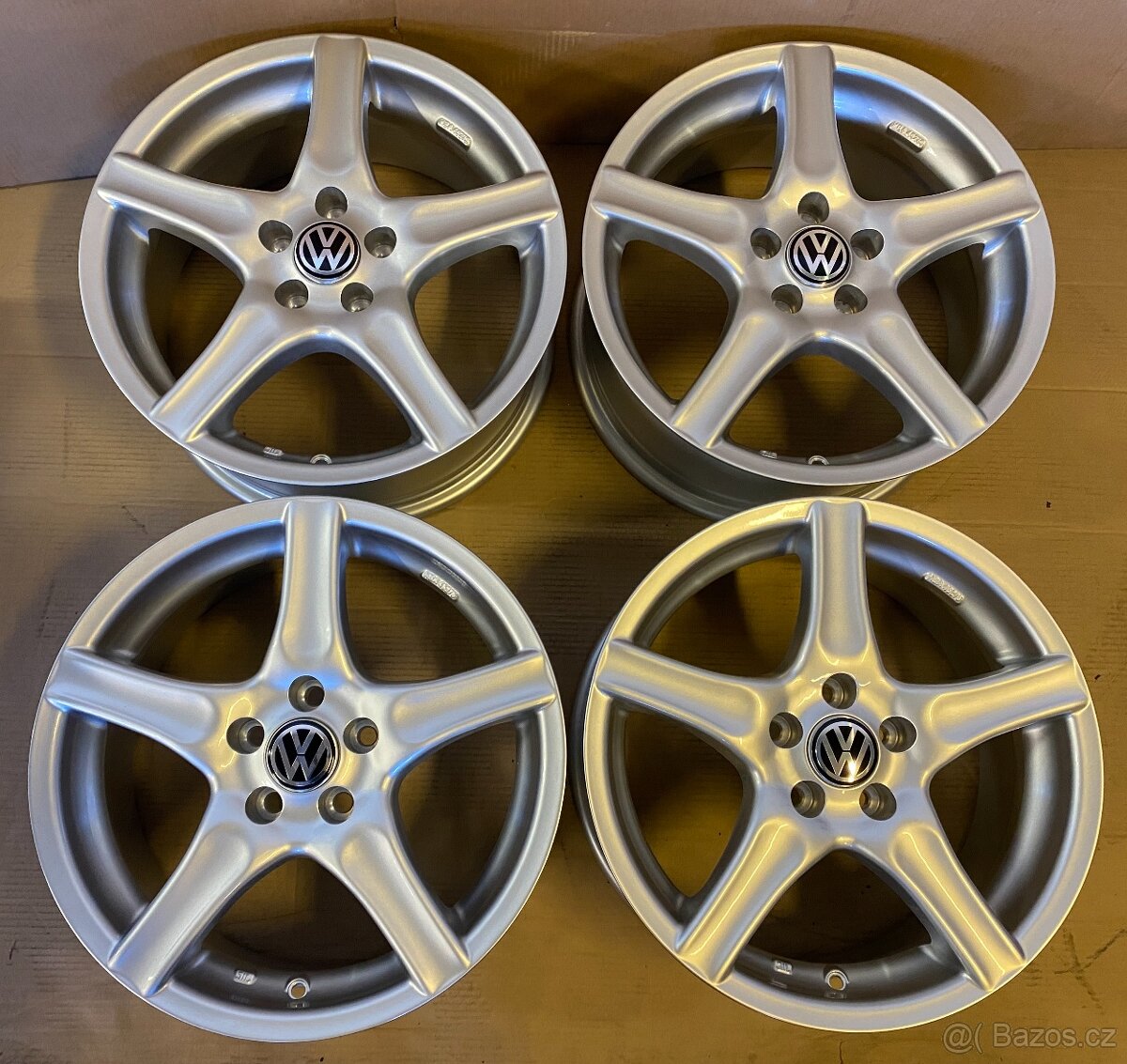 nová alu kola 16", rozteč šroubů 5x100 Škoda, VW, Audi