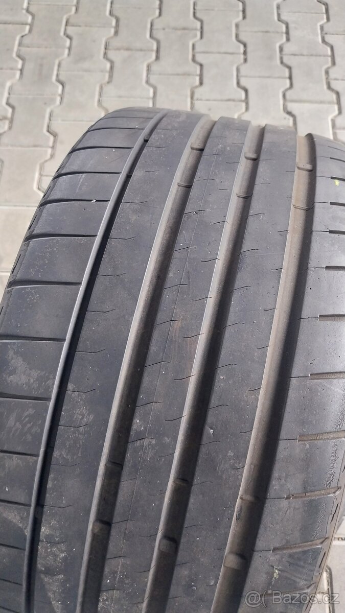 Prodám 2 x letní pneu Bridgestone 255/30/20