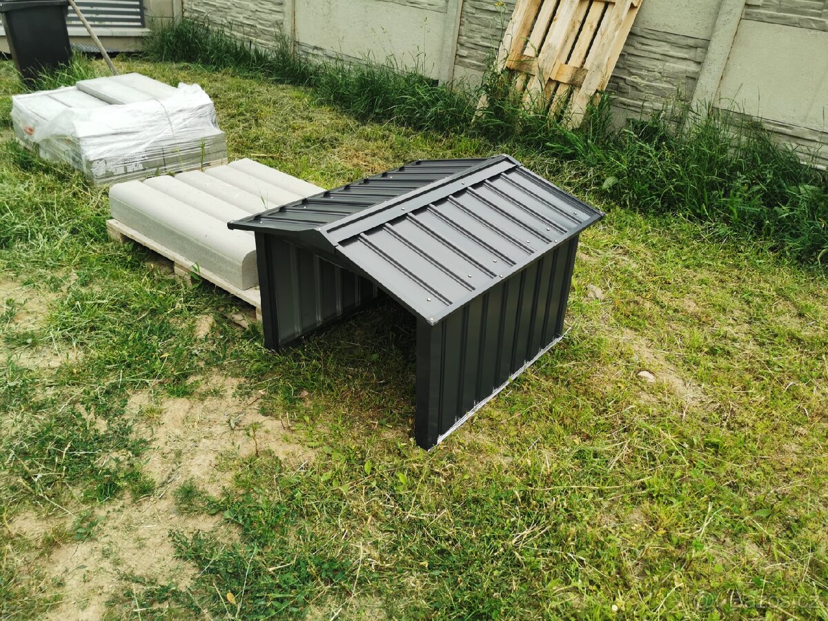 Garáž pro robotickou sekačku