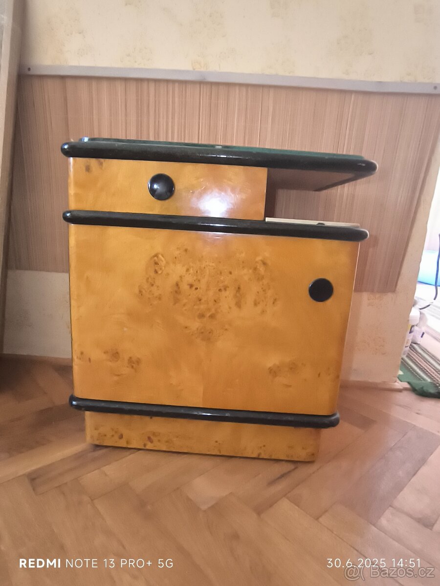 Starý nabytek