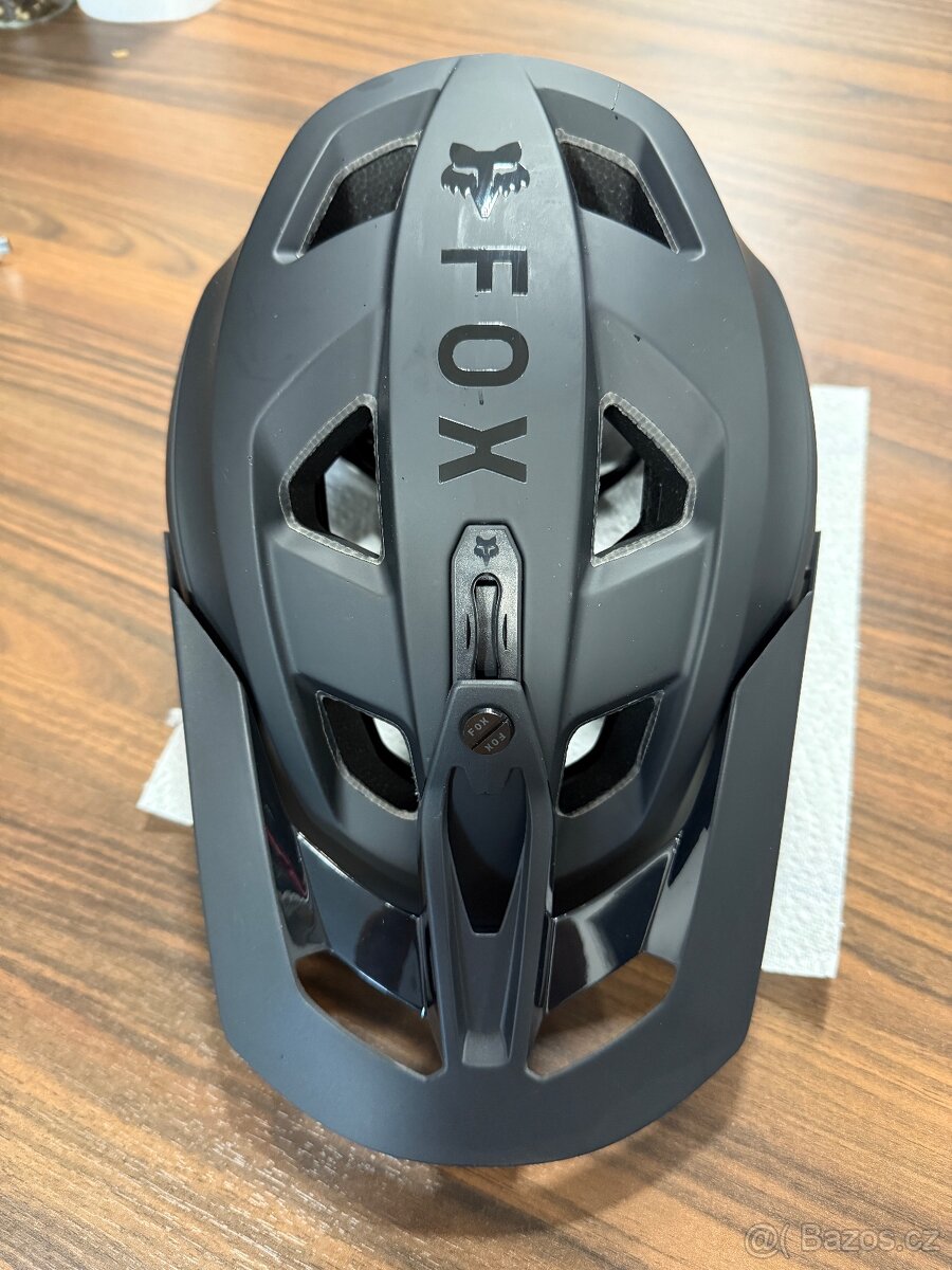 Helma Fox speedframe mips 2025 vel M.