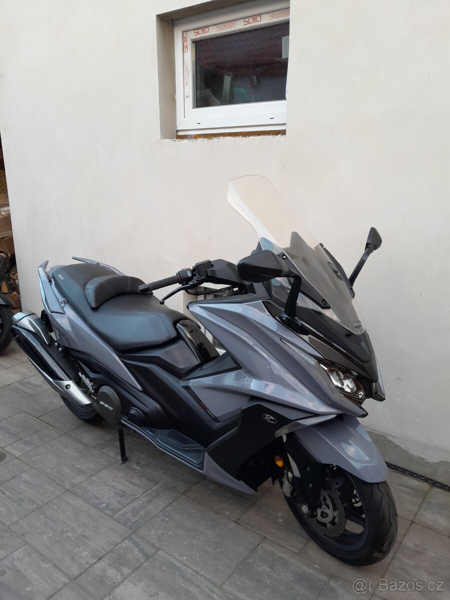 Kymco AK 550, 2017, moc pěkný stav, po servisu,