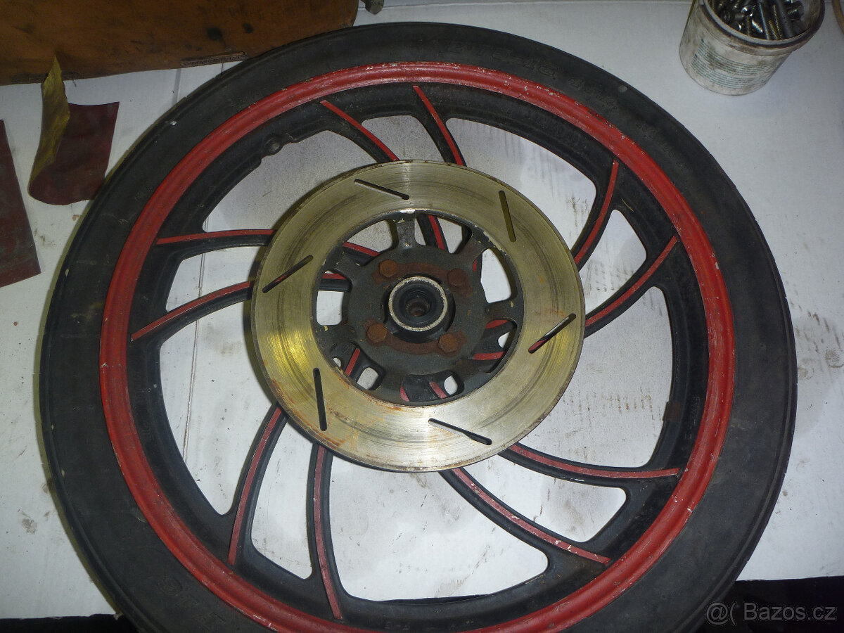 přední kolo 2,75x18