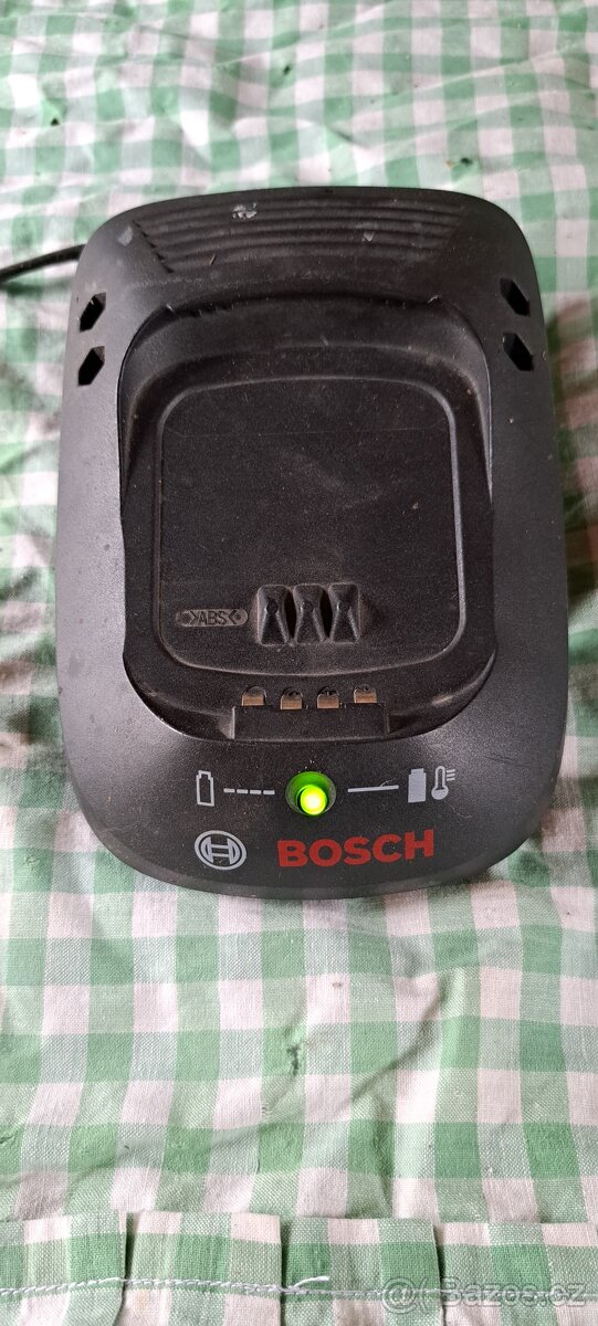Nabíječka BOSCH