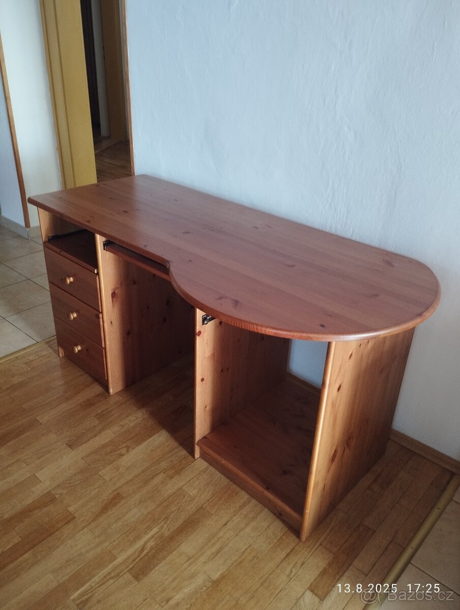 prodám PC stůl + židle zdarma