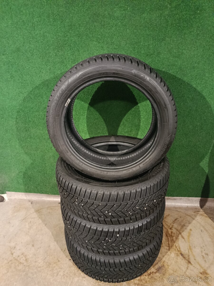4ks zanovni zimni 215/50/18 Goodyear