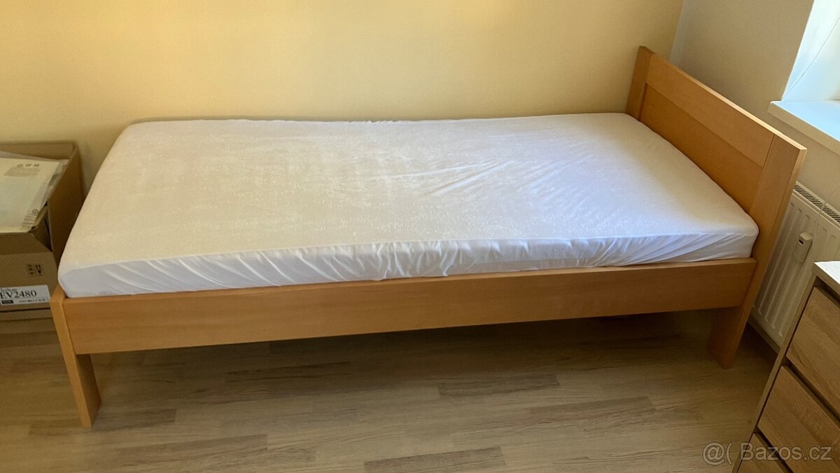 Buková postel, rošt a matrace