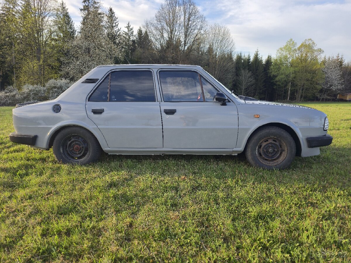Skoda 120